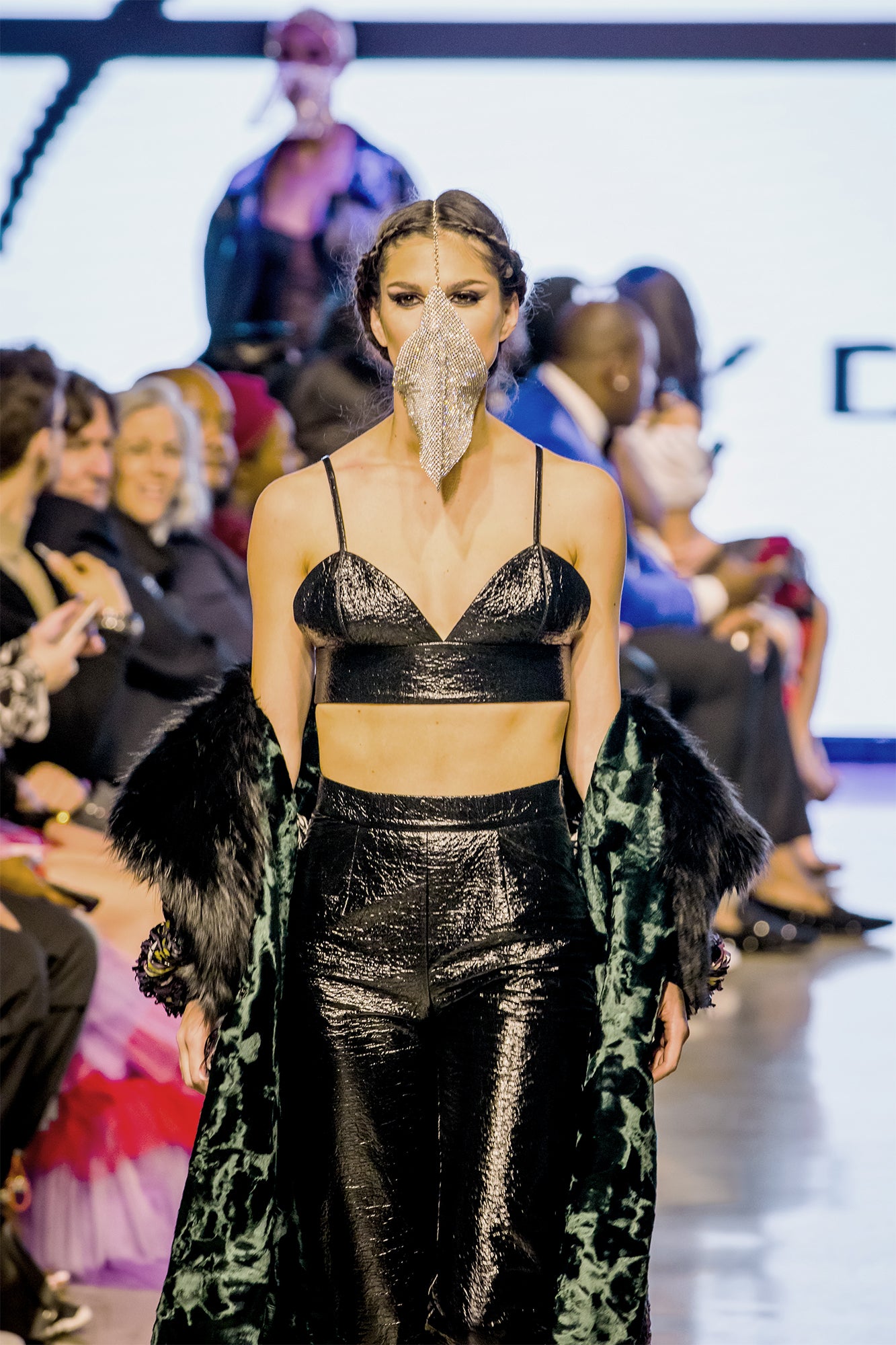 LOOK XI