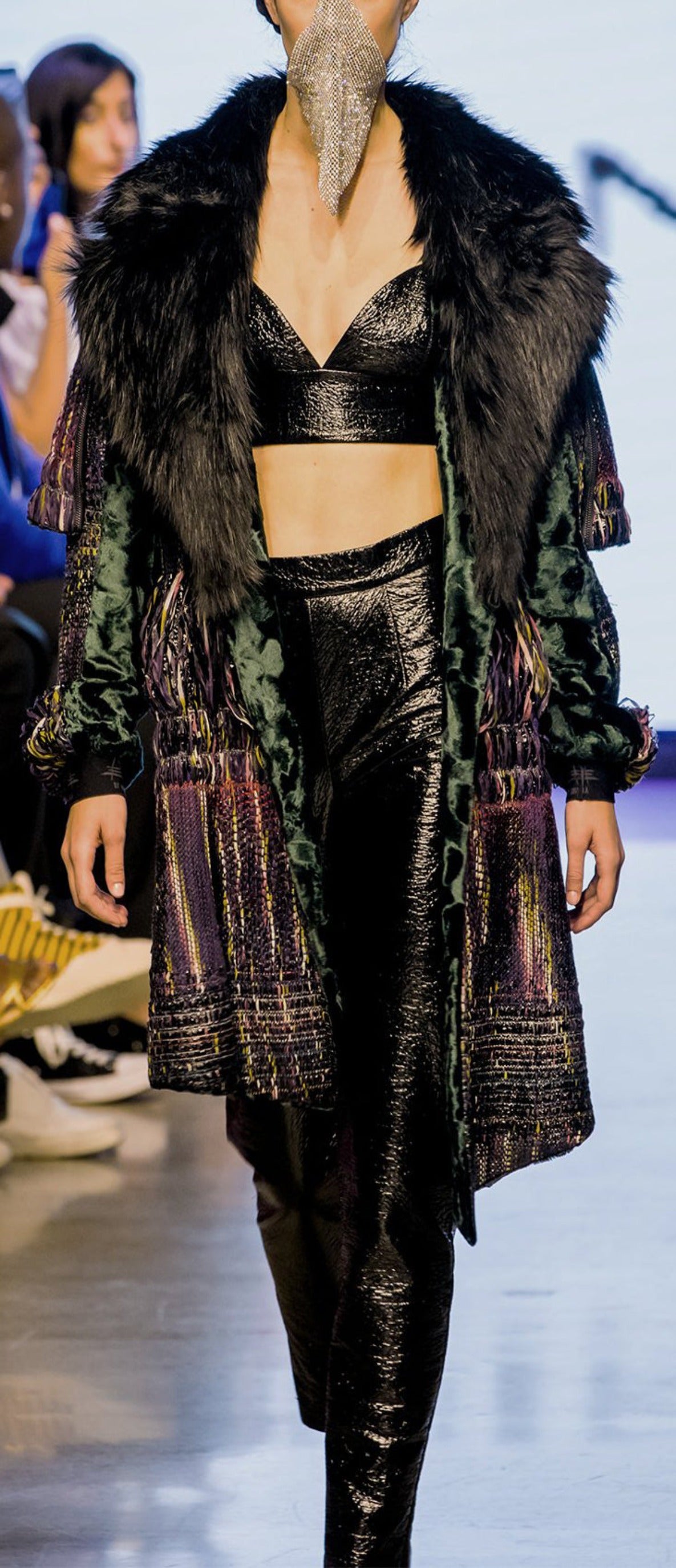 LOOK XI