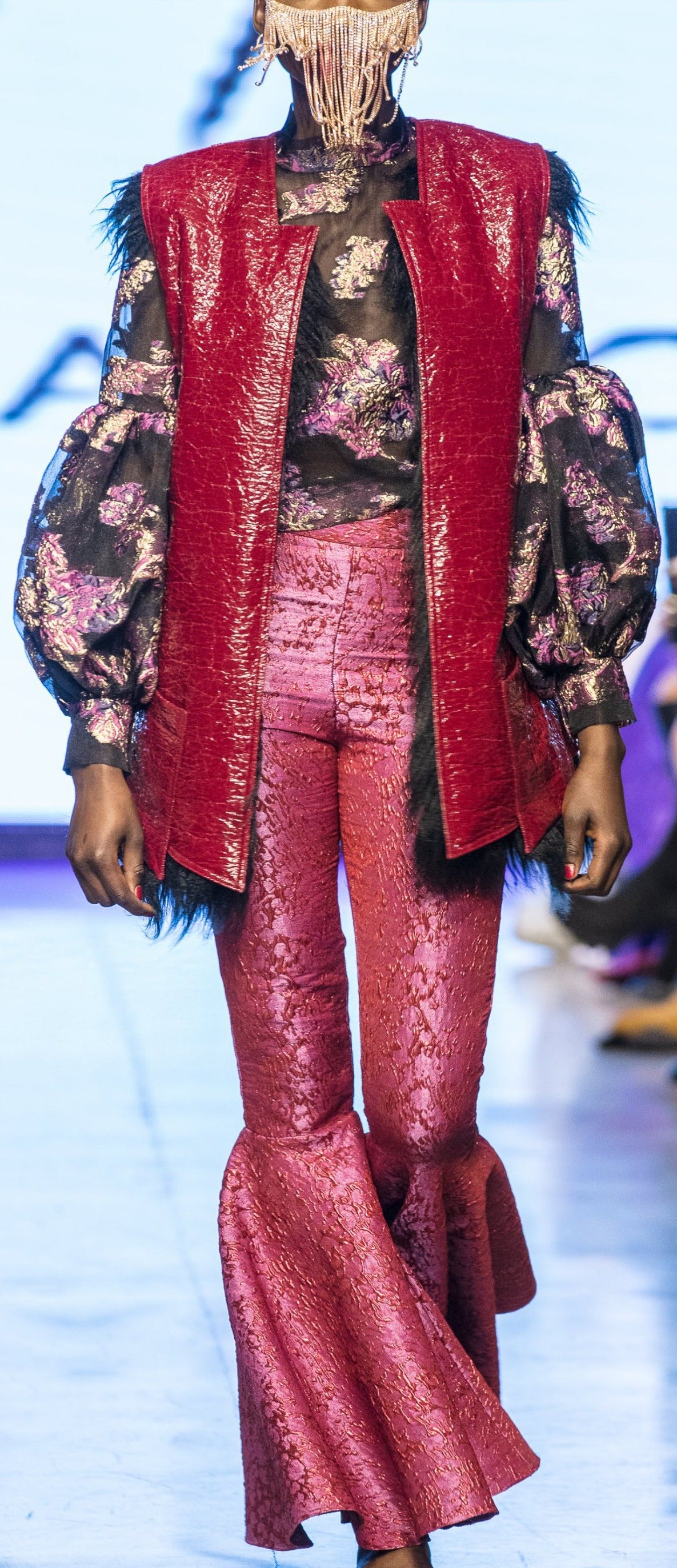 LOOK VI