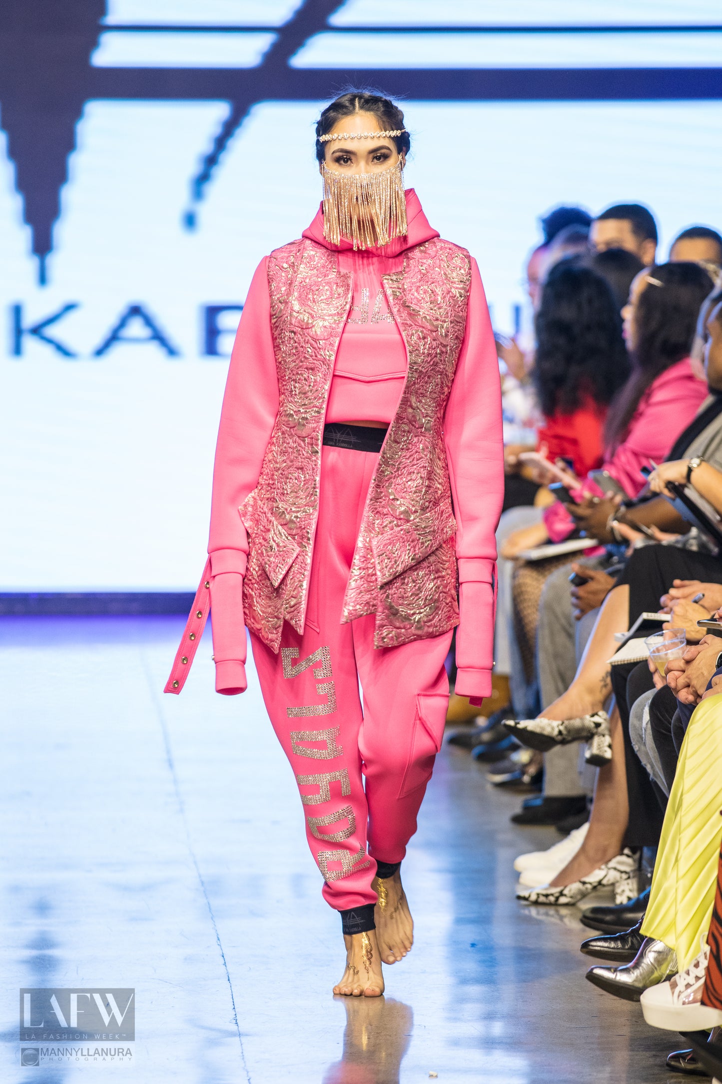 LOOK VII