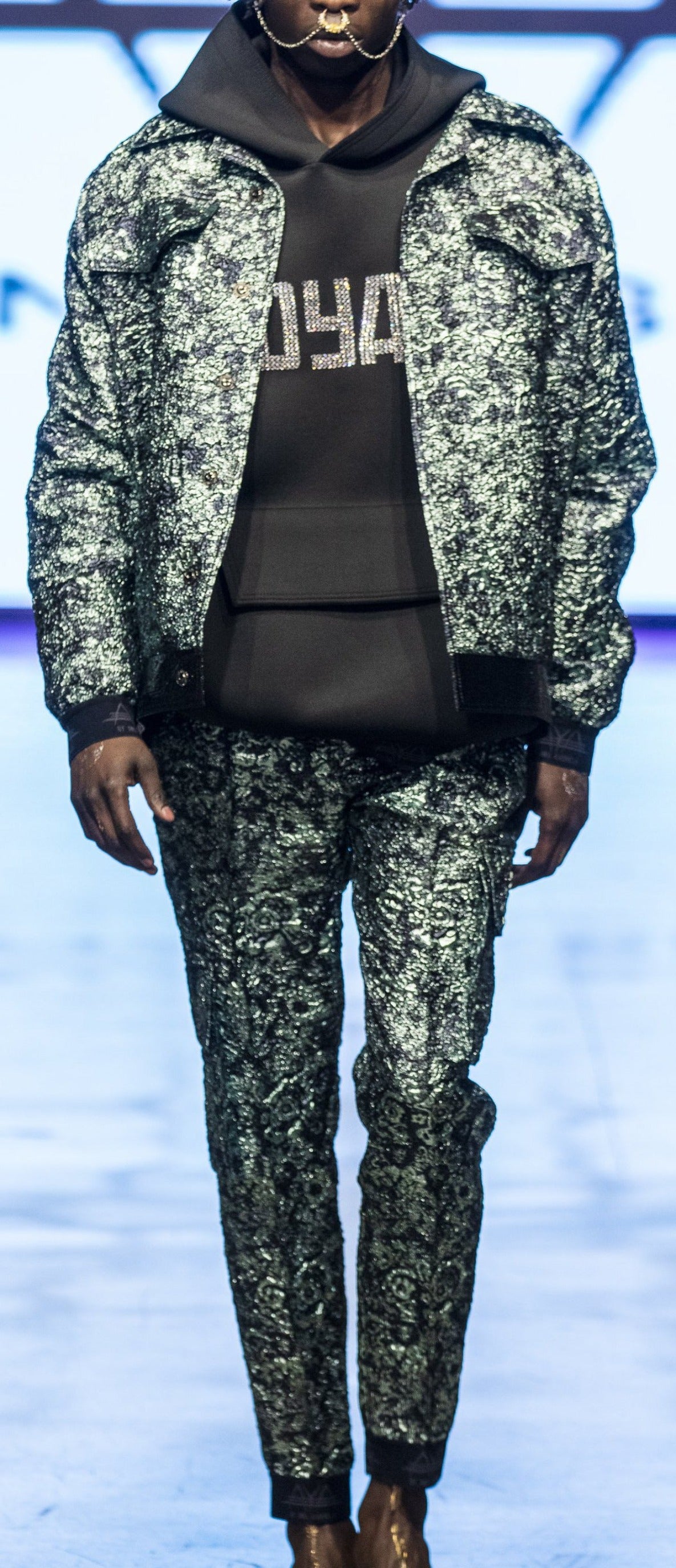 LOOK XIII