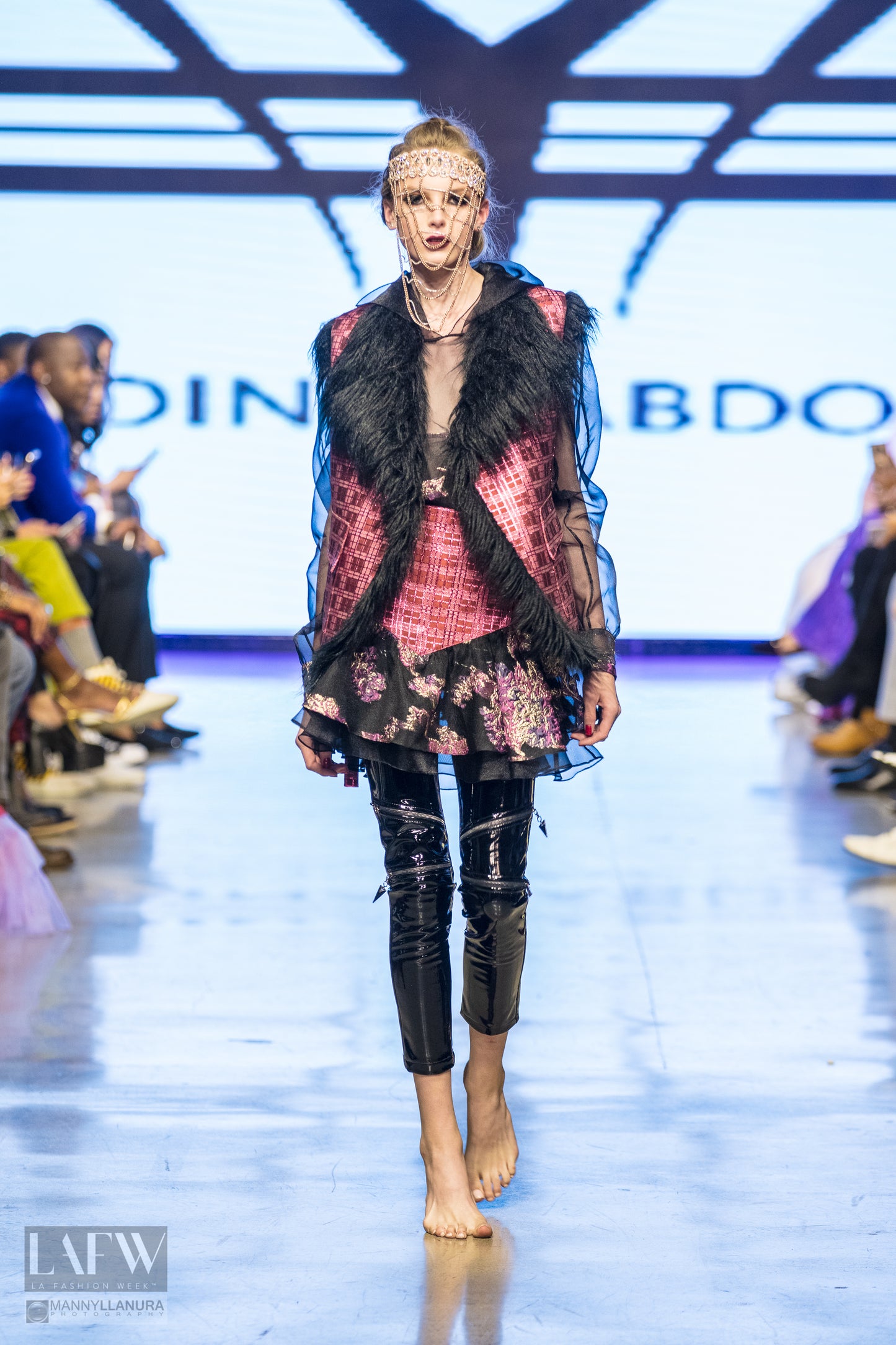 LOOK XIV