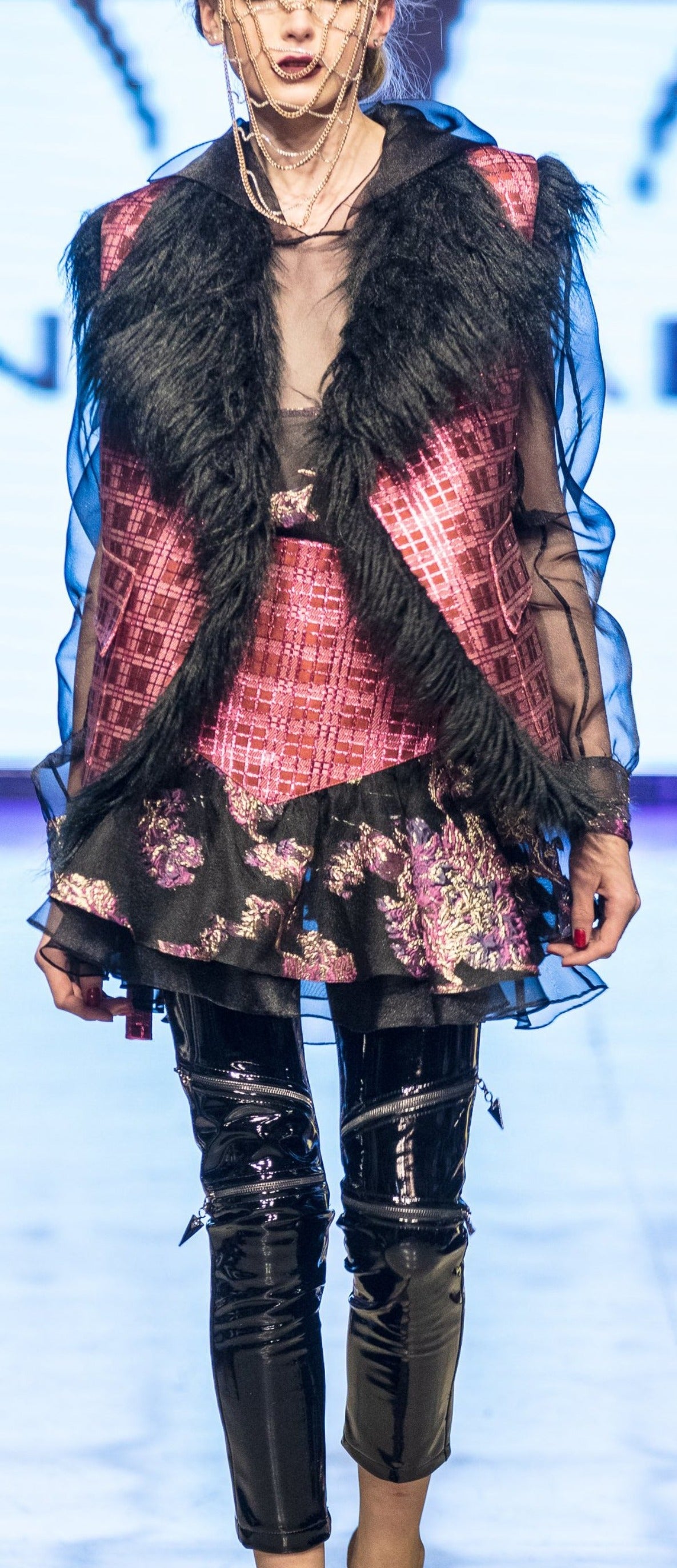 LOOK XIV