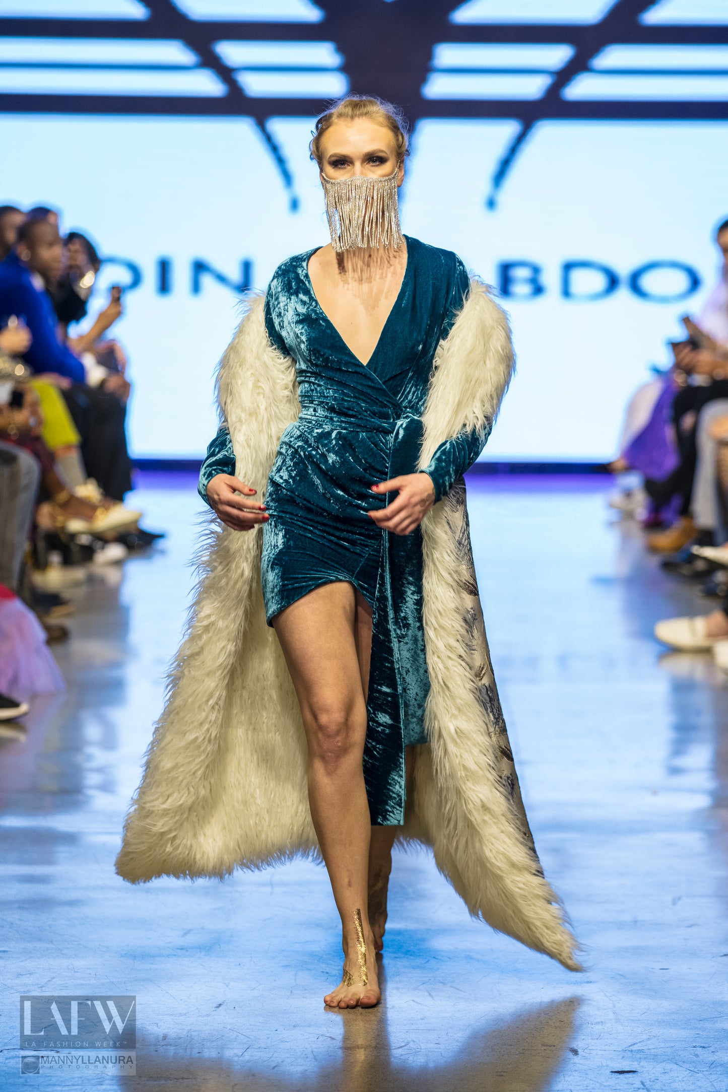 LOOK XVIII