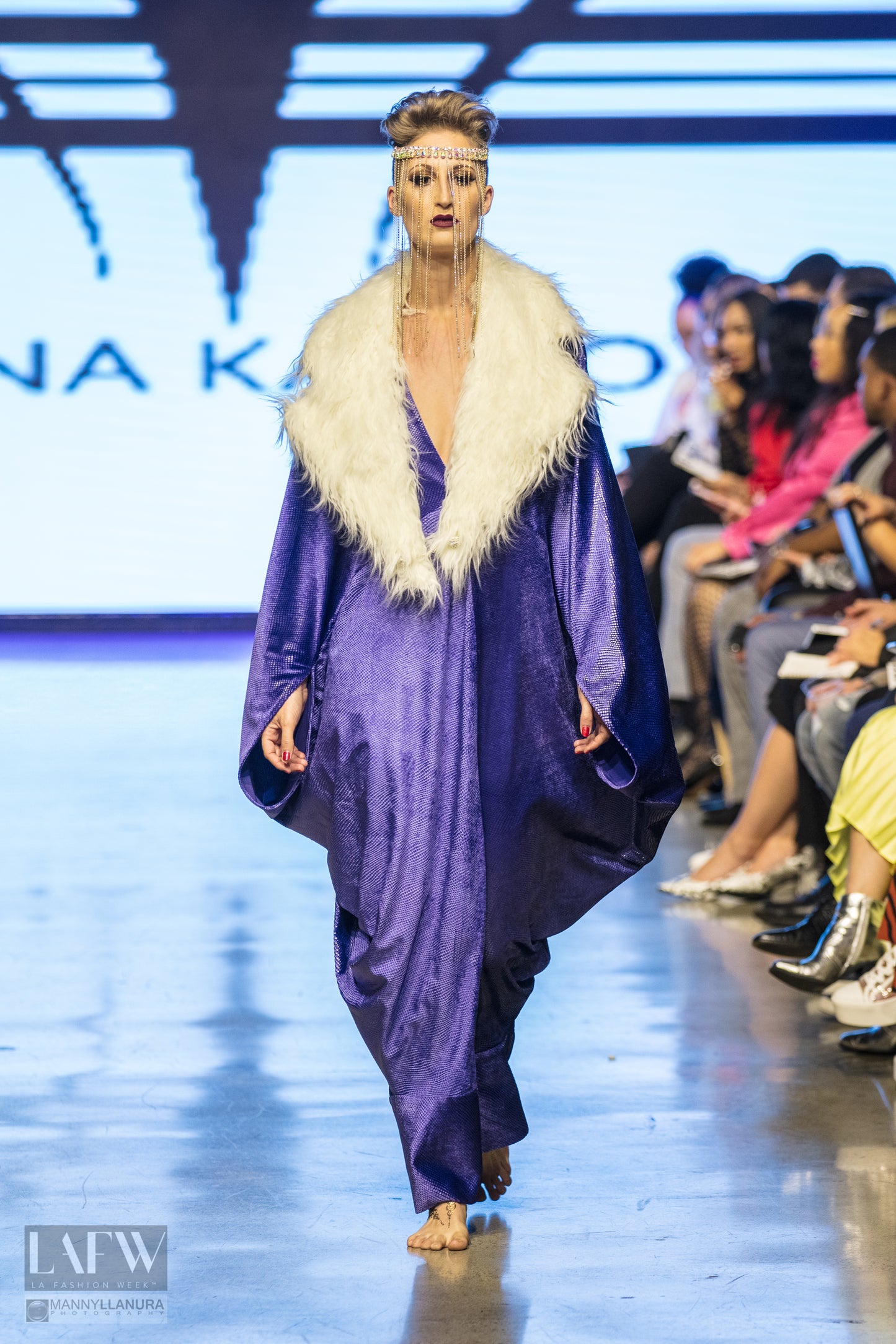 LOOK XXVI